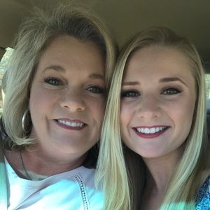 Meet your Posher, Traci